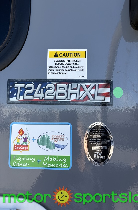 Salem 242BHXLX — model badge