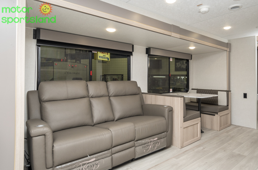 Sportsmen 241RKSE — living dinette