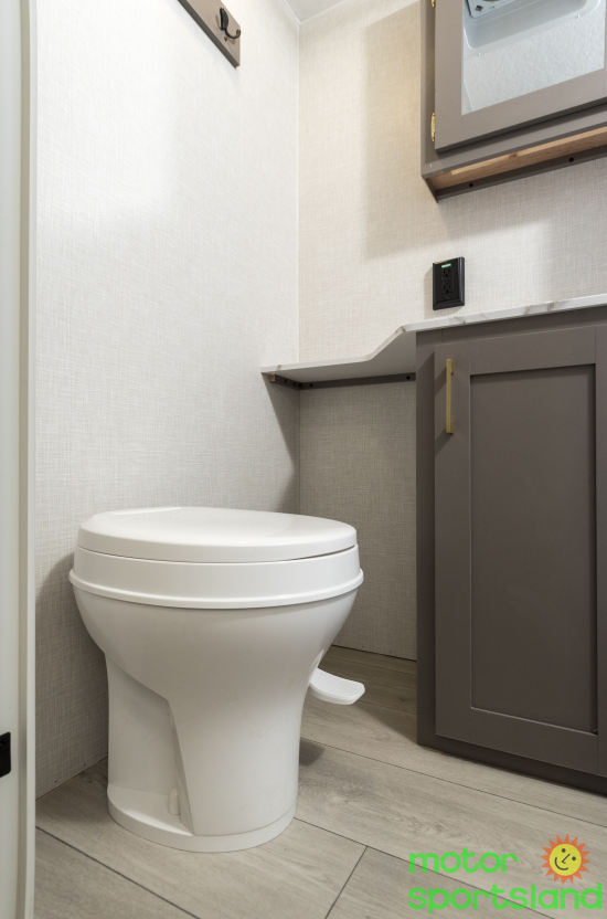 Sportsmen 241RKSE — bathroom