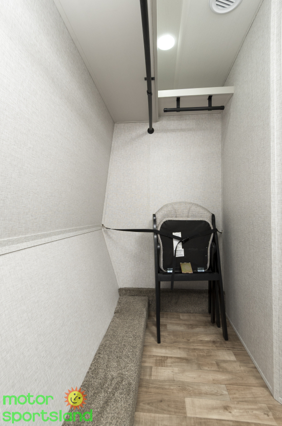 Redwood 401LK — closet storage