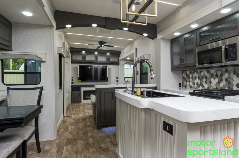 Redwood 415RD — kitchen