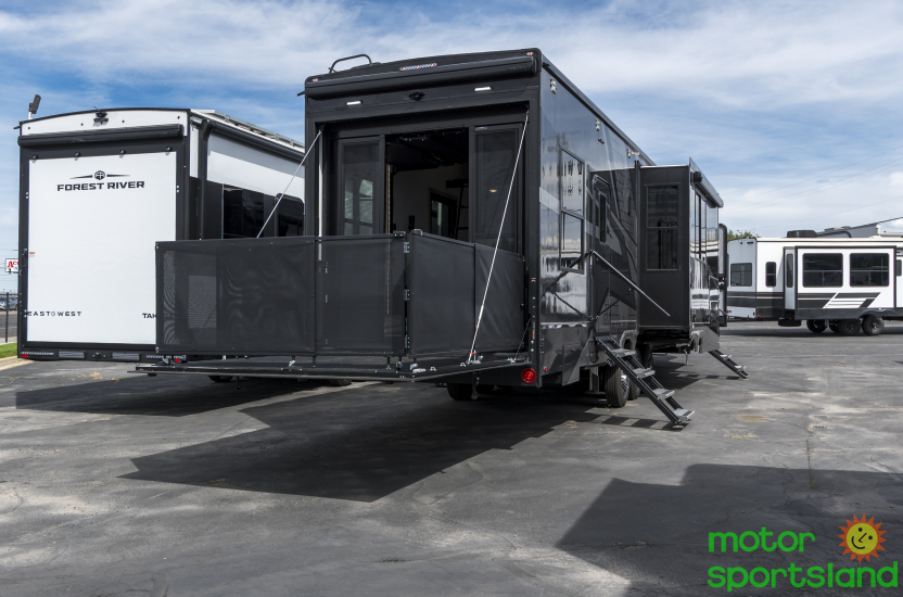 Raptor 441 — exterior side