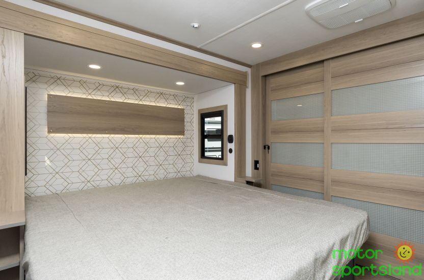 Raptor 441 — bedroom