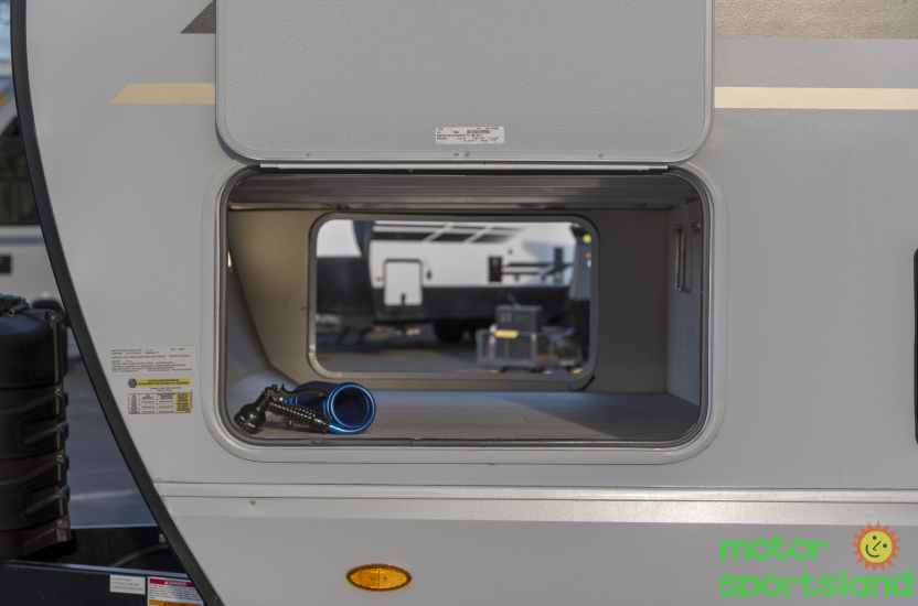 Connect 241BHKSE — pass through storage