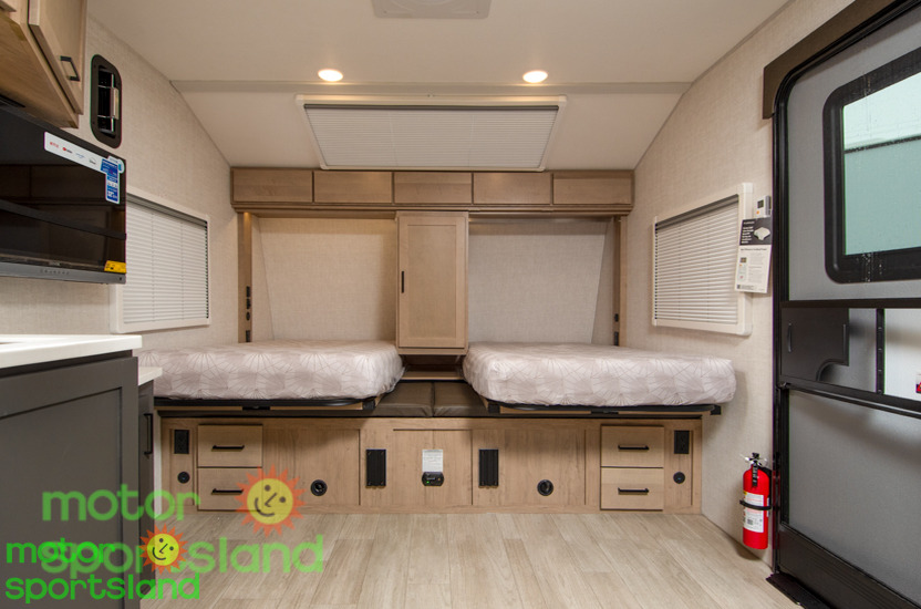 Overland 240TKR — bedroom