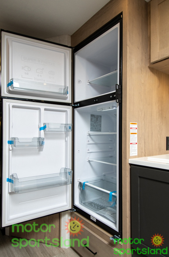 Overland 240TKR — refrigerator