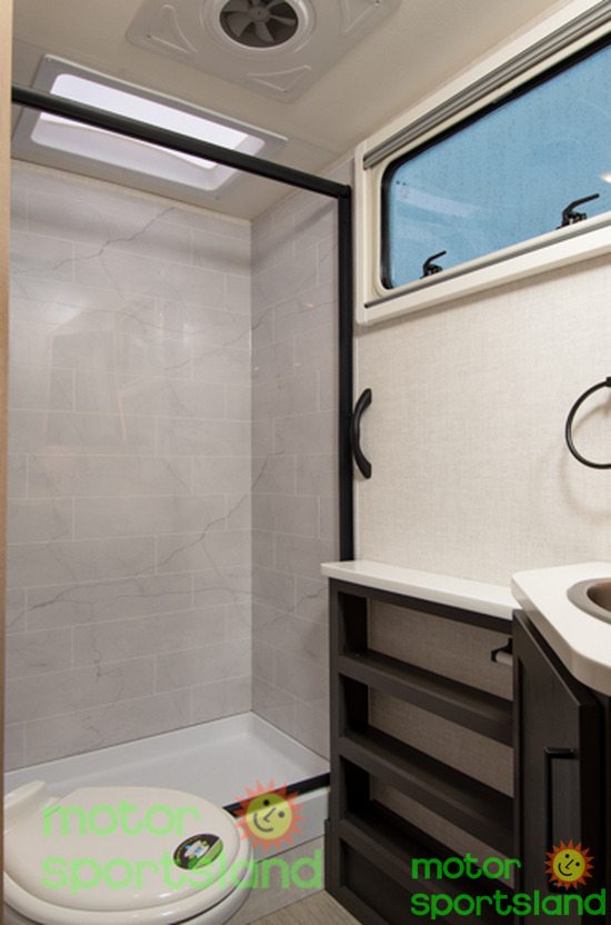 Overland 240TKR — bathroom