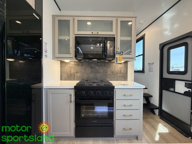 Stealth 4114GX — kitchen