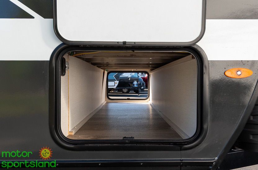 R-POD 197 — pass through storage