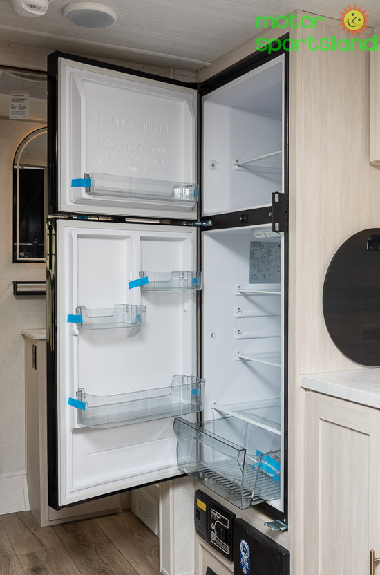 R-POD 197 — refrigerator