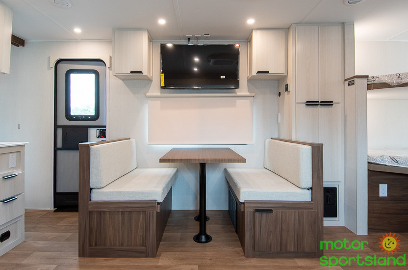 Access 25BH — living dinette
