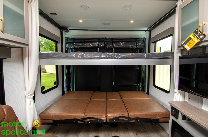 Stealth 2215 — bunk