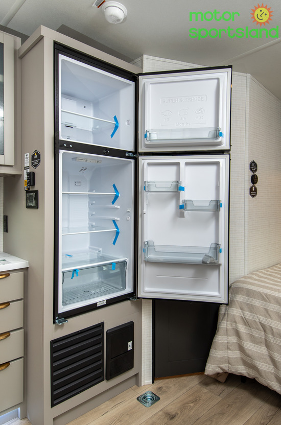 Stealth 2215 — refrigerator