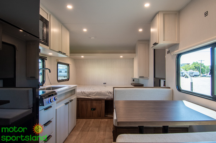 Access 18DBH — living dinette