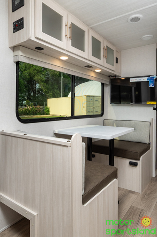 R-POD 192 — living dinette