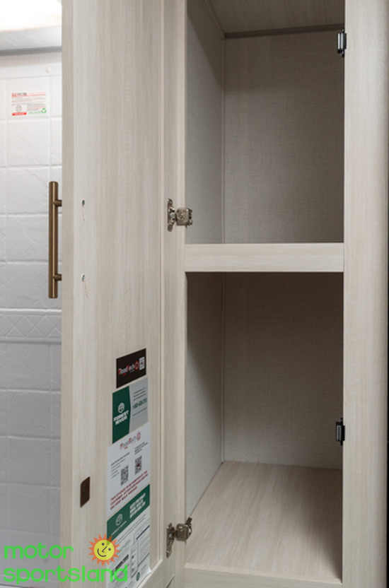 R-POD 192 — closet storage