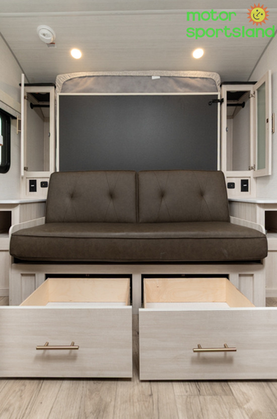 R-POD 192 — bedroom