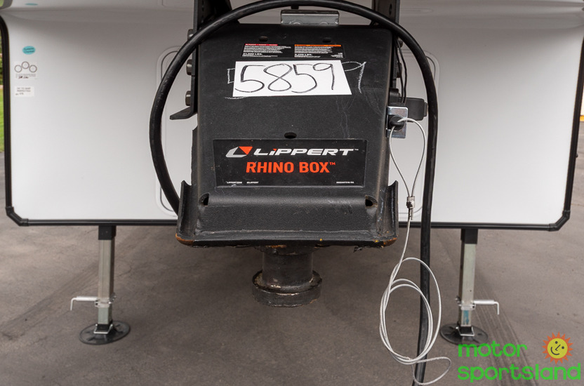 Stealth 2800 — tongue jack