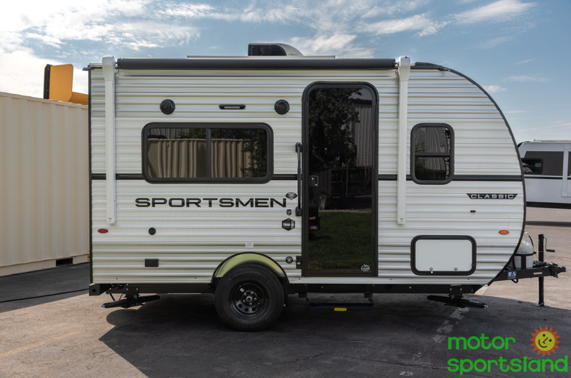 Sportsmen 130RD — exterior side