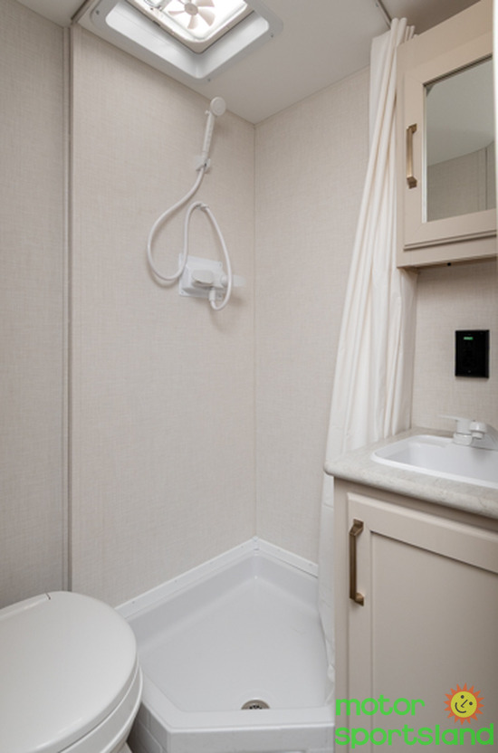 Sportsmen 130RD — bathroom