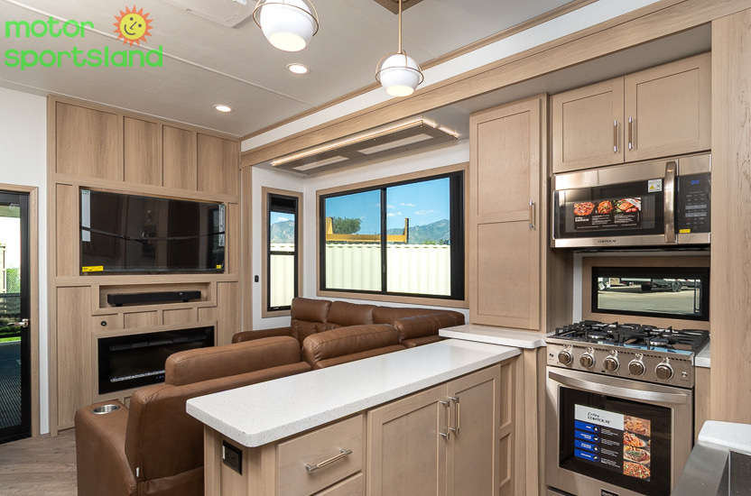 Raptor 441 — kitchen