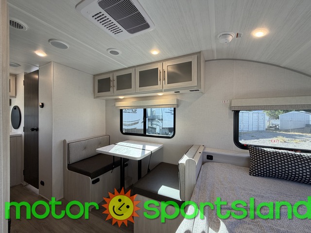 R-POD 194 — living dinette