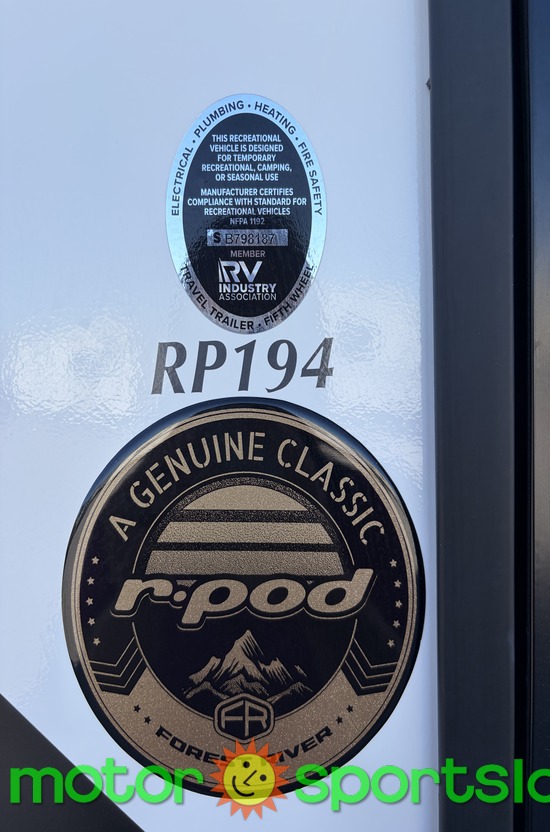 R-POD 194 — model badge