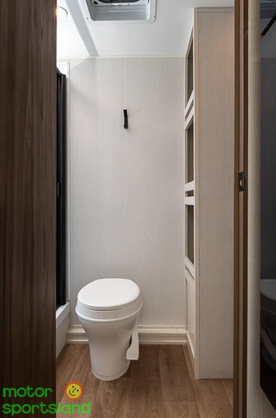 Access 16RB — bathroom