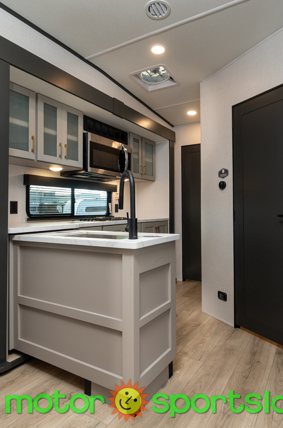 Stealth 2900 — kitchen