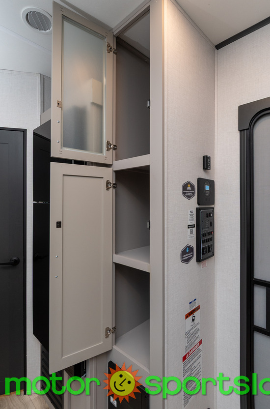 Stealth 2900 — closet storage