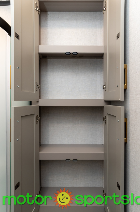 Stealth 2900 — closet storage
