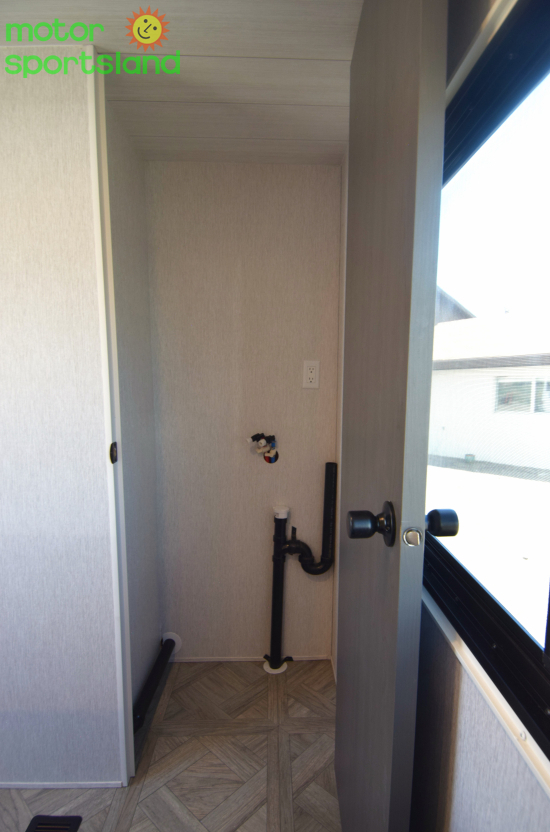 Salem 28VIEW — closet storage