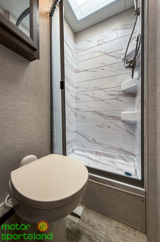 Chateau 27P — shower
